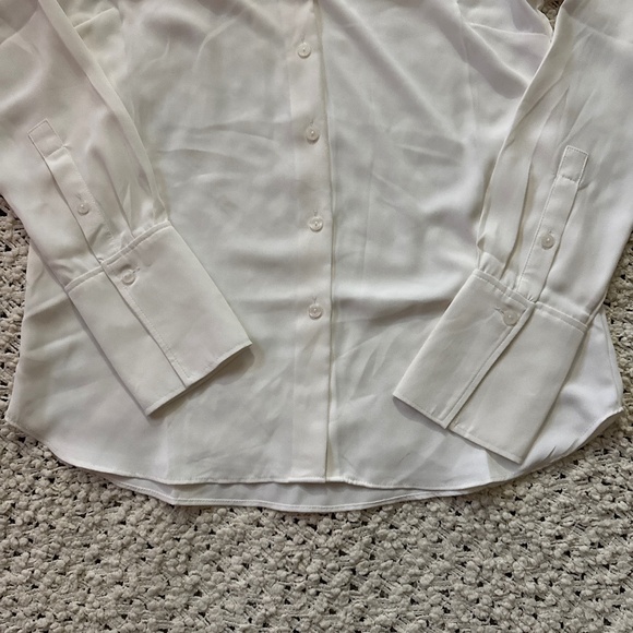 🍸 H&M Chiffon Button Down Collared Shirt in White 🍸 - Picture 4 of 6